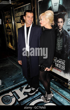 Gavin Rossdale und Gwen Stefani kommen zur Weltpremiere von Sherlock Holmes, im Empire, Leicester Square, London. Stockfoto