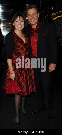 ITV tagsüber Fernsehparty. Lorraine Kelly und Richard Arnold kommen zur ITV-Tagesparty im Londoner Covent Garden. Stockfoto