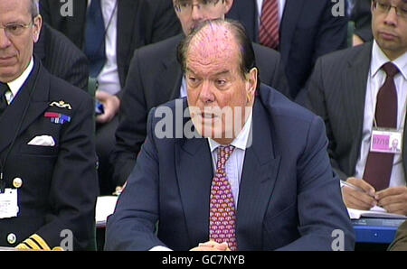 Der Minister für Verteidigung, Ausrüstung und Unterstützung, Quentin Davies, gibt dem Defense Select Committee, London, Beweise. Stockfoto