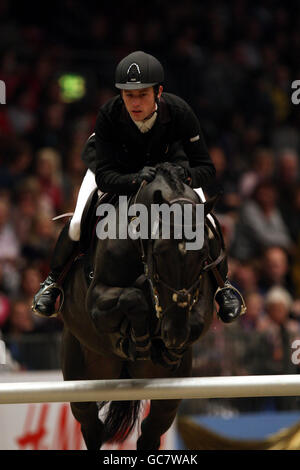 Pferdesport - London International Horse Show - Tag sieben - Olympia Exhibition Center Stockfoto