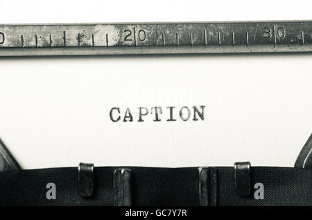 Wort-Beschriftung auf alte Schreibmaschine getippt Stockfoto
