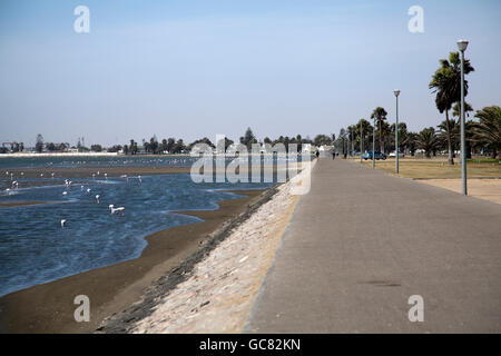 Walvis Bay Promenade entlang der Lagune - Namibia Stockfoto