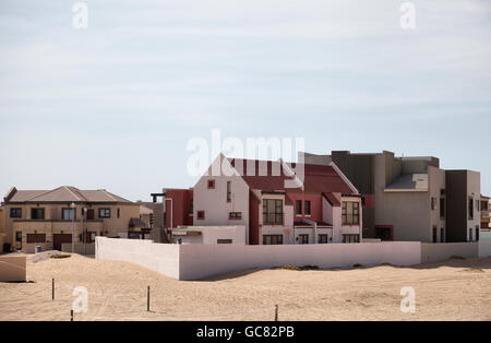 Long Beach Häuser zwischen Walvis Bay und Swakopmund - Namibia Stockfoto