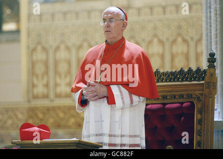 Tod von Kardinal Cahal Daly Stockfoto