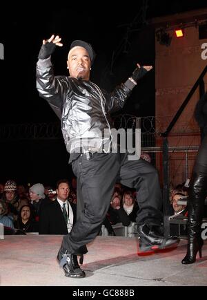Sisqo kommt an, um das Haus in der Startagabend von Celebrity Big Brother in den Elstree Studios, Borehamwood, zu betreten. Stockfoto