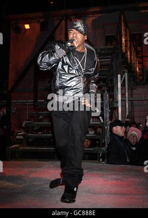 Sisqo kommt an, um das Haus in der Startagabend von Celebrity Big Brother in den Elstree Studios, Borehamwood, zu betreten. Stockfoto
