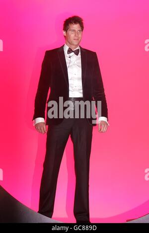 Jonas Altberg alias Basshunter, der in der Starternacht von Celebrity Big Brother in den Elstree Studios, Borehamwood, das Haus betreten wird. Stockfoto