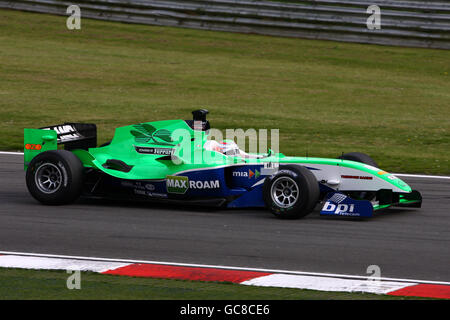 Auto - British A1 Grand Prix - Rennen - Brands Hatch. Der irische Adam Carroll auf dem Weg zum Sieg im Sprint während des britischen A1GP in Brands Hatch, Kent. Stockfoto