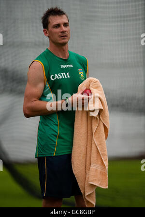 Südafrikas Dale Steyn während einer Nets Session in Kingsmead in Durban, Südafrika. Stockfoto