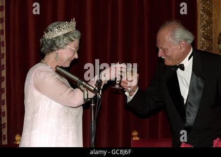 Royalty - Königin Elizabeth II Staatsbesuch in Ungarn Stockfoto