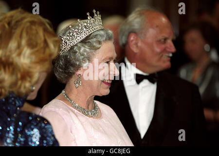 Royalty - Königin Elizabeth II Staatsbesuch nach Ungarn - Budapest Stockfoto