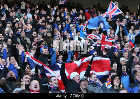 Fußball - Clydesdale Bank Scottish Premier League - Celtic gegen Rangers - Celtic Park. Die Rangers-Fans zeigen ihre Unterstützung auf den Tribünen Stockfoto