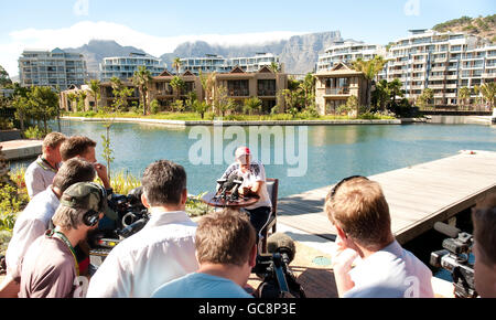 England-Coach Andy Flower während der Pressekonferenz im Teamhotel in Kapstadt, Südafrika. Stockfoto