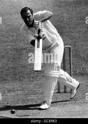 Cricket - Warwickshire / Middlesex - Benson und Hedges Cup 1975 (Halbfinale) - Edgbaston, Birmingham. Der Schlagmann von Warwickshire, John Jameson, in Aktion Stockfoto