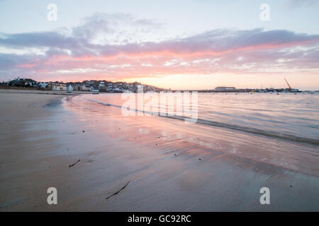 Sonnenuntergang über Hugh Town, St. Maria, Isles of Scilly Stockfoto