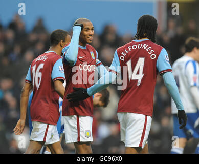 Fußball - FA Cup - vierte Runde - Aston Villa gegen Brighton und Hove Albion - Villa Park. Ashley Young von Aston Villa feiert seinen zweiten Treffer mit seinem Kopf Stockfoto