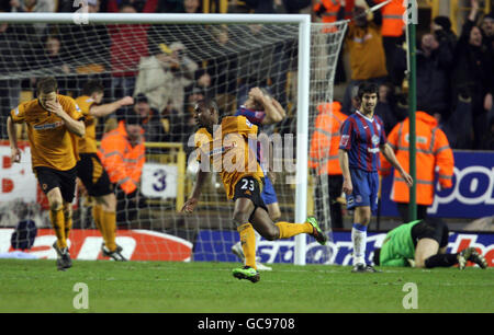 Wolverhampton Wanderers Ronald Zubar feiert das Tor beim Spiel der FA Cup Fouth Round am Molineux, Wolverhampton. Stockfoto