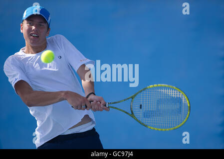 Der Großbritanniens Oliver Golding in Aktion in seinem Juniorspiel während der Australian Open im Melbourne Park, Melbourne. Stockfoto