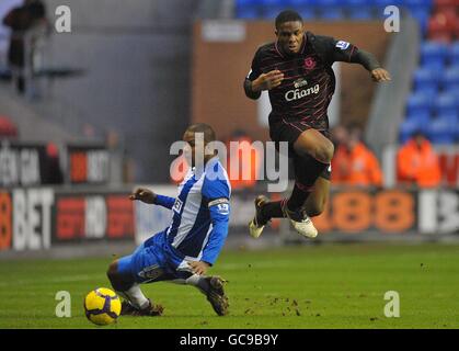 Fußball - Barclays Premier League - Wigan Athletic V Everton - DW-Stadion Stockfoto