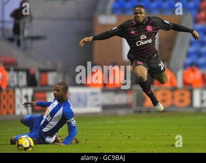 Fußball - Barclays Premier League - Wigan Athletic V Everton - DW-Stadion Stockfoto