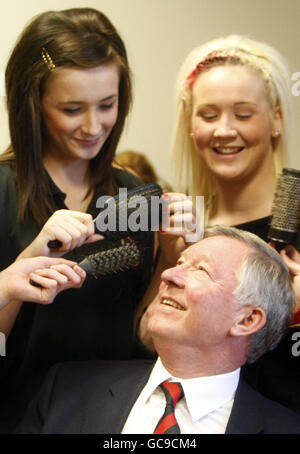 Sir Alex besucht alte Schule Stockfoto