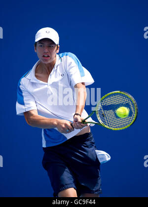 Der Großbritanniens Oliver Golding im Einsatz gegen den Irlands Sam Barry während der Australian Open im Melbourne Park im Melbourne Park, Melbourne. Stockfoto