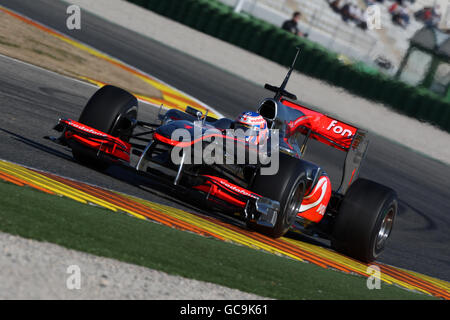 Auto - 2010 Formel-1-Wintertests - Tag drei - Circuit de la Comunitat Valenciana Ricardo Tormo. McLaren Jenson-Taste während der Formel-1-Testreihe auf dem Circuit de la Comunitat Valenciana Ricardo Tormo, Valencia, Spanien. Stockfoto