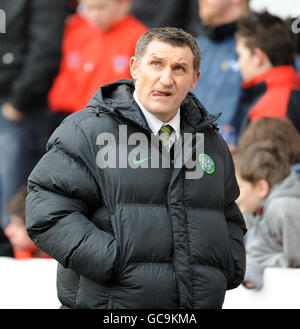 Fußball - Scottish FA Cup - Fünfte Runde - Dunfermline Athletic gegen Celtic - East End Park. Celtic Manager Tony Mowbray beim Spiel der fünften Runde des Scottish Cup im East End Park, Dunfermline. Stockfoto