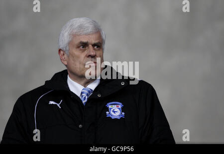 Cardiff City Chairman Peter Ridsdale im Stand vor dem Coca-Cola Championship-Spiel im Cardiff City Stadium, Cardiff. Stockfoto