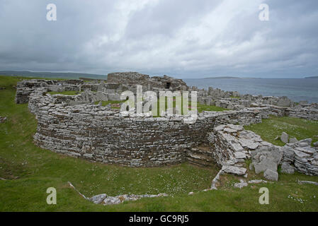 Broch von Gurness, Evie. Eynhallow Sound. Nordküste. Orkney Festland. Schottland. VEREINIGTES KÖNIGREICH. Stockfoto