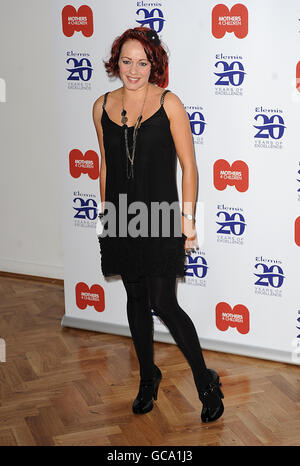 Sarah Cawood kommt zur Elemis 20th Anniversary Celebray in Zusammenarbeit mit Mothers4Children Charity in One Marylebone im Zentrum von London. Stockfoto