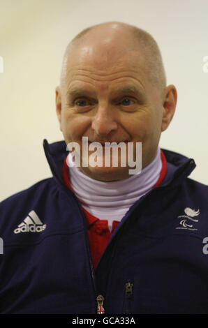 Michael McCreadie vom ParalympicsGB Curling-Team auf der Murrayfield Ice Rink Edinburgh. Stockfoto