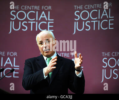 Der ehemalige Vorsitzende der Konservativen Partei, Iain Duncan Smith, startet das Arbeitsprogramm des Zentrums für soziale Gerechtigkeit mit politischen Empfehlungen für Altenpflege, Jugendjustiz, psychische Gesundheit, Zusammenhalt in der Gemeinschaft und soziale Rendite. Stockfoto