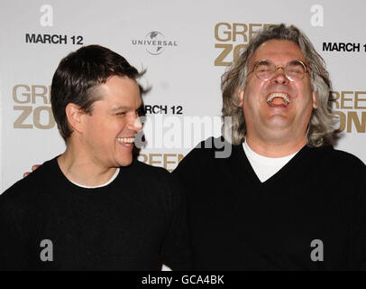 Matt Damon (links) und Paul Greengrass bei einer Fotocall, um ihren neuen Film Green Zone bei Claridges in London zu promoten. Stockfoto