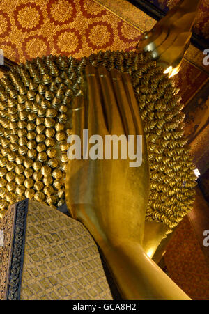 der liegende Buddha im Tempel Wat Pho in der Stadt von Bangkok in Thailand in Südostasien. Stockfoto