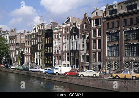 Geographie / Reisen, Niederlande / Holland, Amsterdam, Gebäude, Häuserzeile an einem Kanal, um 1960, Additional-Rights-Clearences-not available Stockfoto