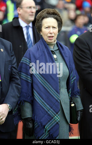 Rugby Union - RBS 6 Nations Championship 2010 - Schottland gegen Frankreich - Murrayfield. Königliche Hoheit Prinzessin Anne auf dem Pitchside Stockfoto