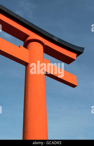 Main Romon gate at Fushimi Inari-taisha Shrine, Kyoto, Japan Stockfoto