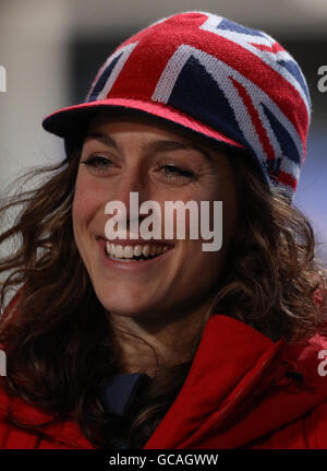 Die britische Amy Williams nach dem Women's Skeleton Run 2 im Whistler Sliding Center, Whistler, Kanada. Stockfoto