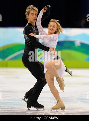 Penny Coomes und Nicholas Buckland in Aktion während ihres Free Dance im Eiskunstlauf-Eistanzes während der Olympischen Winterspiele 2010 im Pacific Coliseum, Vancouver, Kanada. Stockfoto