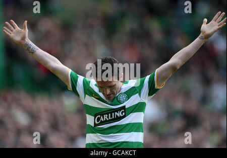 Fußball - Clydesdale Bank Premier League - Celtic / Dundee United - Celtic Park. Robbie Keane, Celtic, feiert das Tor zum Sieg Stockfoto