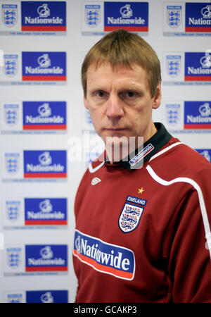 Fußball - Stuart Pearce Media Session - Nationwide Building Society. Stuart Pearce posiert während der Mediensitzung in der Nationwide Building Society, Moorgate Branch, London, für die Medien. Stockfoto