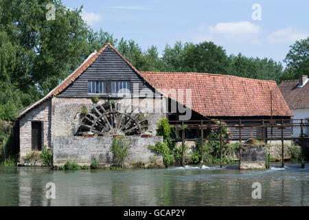 Wassermühle von Maintenay, an den Ufern des Flusses Authie. Frankreich Stockfoto