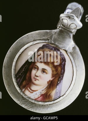 Bildende Kunst, Malerei, malte Krug Bierdeckel, Porzellanmalerei, Portrait einer Dame, Deutschland, 2. Hälfte 19. Jahrhundert Stockfoto