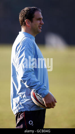 Rugby Union - England Training Session - Wellington College. England-Coach Martin Johnson während einer Trainingseinheit am Wellington College, Surrey. Stockfoto