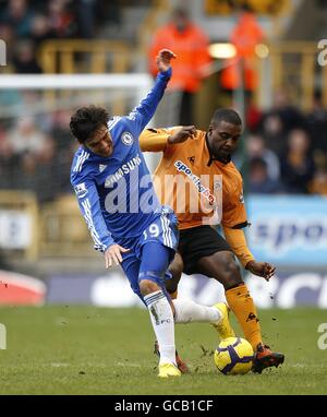 Wolverhampton Wanderers' Sylvan Ebanks-Blake (rechts) und Chelsea's Paulo Ferreira (links) Kampf um den Ball Stockfoto