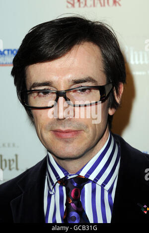 Mark Psarolis kommt vor der Bekanntgabe des Gewinners des Johnnie Walker Blue Label Great Scot Awards in Boisdale in Belgravia, London. Stockfoto