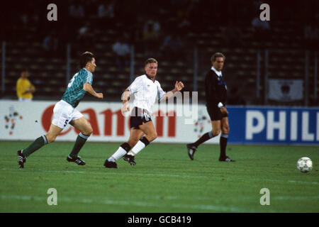 Fußball - Welt Cup Italia 1990 - Semi Final - Westdeutschland gegen England - Stadio Delle Alpi Stockfoto