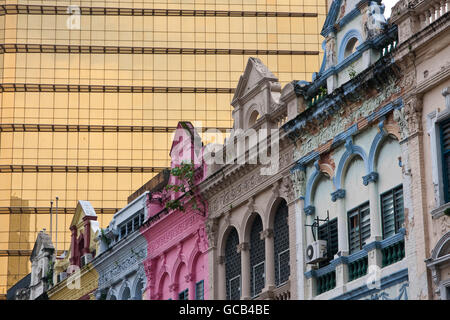 Alt- und Neubau in Kuala Lumpur Stockfoto