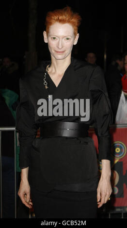 Tilda Swinton kommt zur irischen Premiere des Films I am Love im Savoy Cinema in Dublin zur Abschlussgala des Jameson Dublin International Film Festival. Stockfoto